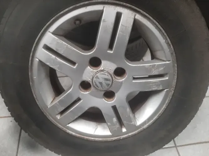Roda aro 14 Volkswagen gol turbo prata usada 4x100