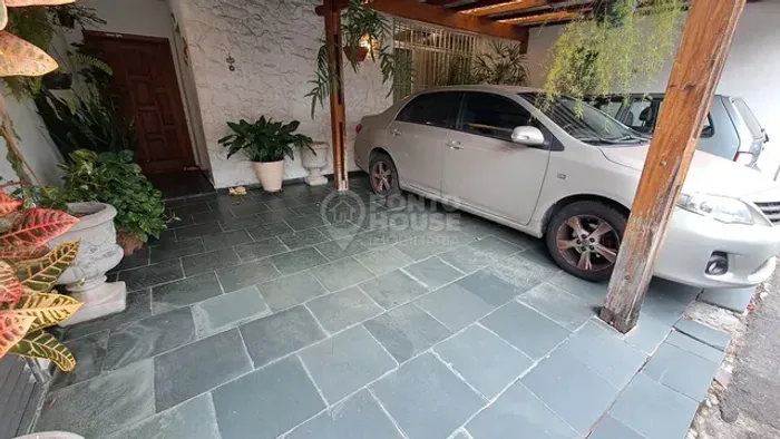 Casa de Vila à Venda Planalto Paulista 3 Dormitórios, 3 Vagas Paralelas, Quintal