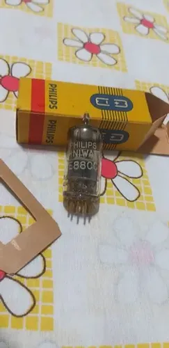 E88CC Philips Miniwatt pino dourado especial quality