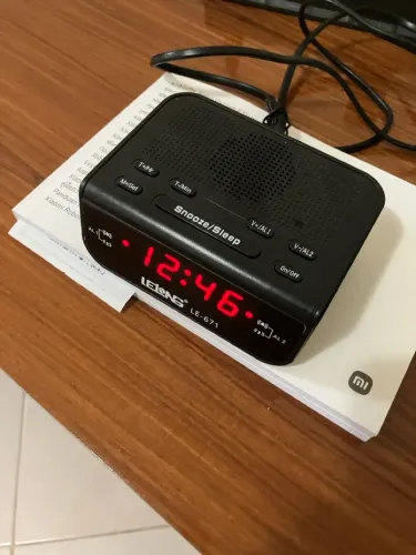 Rádio Relógio Digital Lelong LE-671