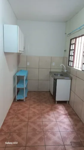 Aluga-se kitnet em Samambaia Sul incluso água e luz