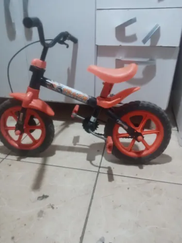 Vende - se bicicleta de criança 