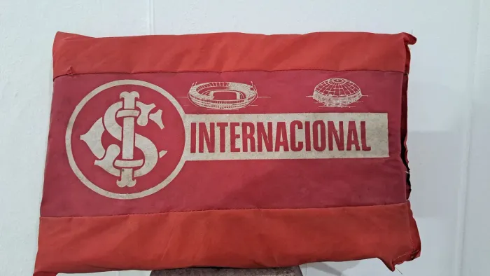 Almofada Internacional Raridade Anos 80