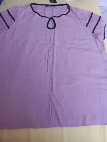 Blusinha feminina linda e nova com etiqueta