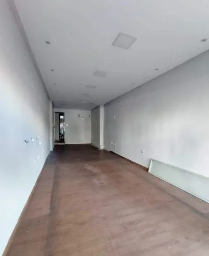 Aluga sala no centro 40m2