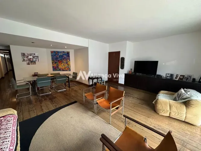 Exclusivo apartamento com 3 quartos com vaga -Lagoa