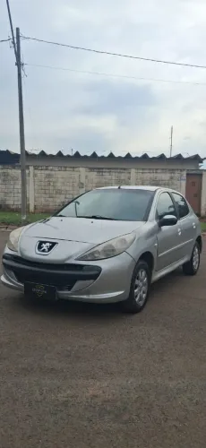 Peugeot 207 XR 1.4 Flex 8V 5P 2011