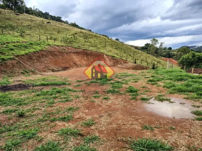 Refúgio na Serra: Terreno em Piranguçu, Clima Ameno e Próximo a Campos do Jordão