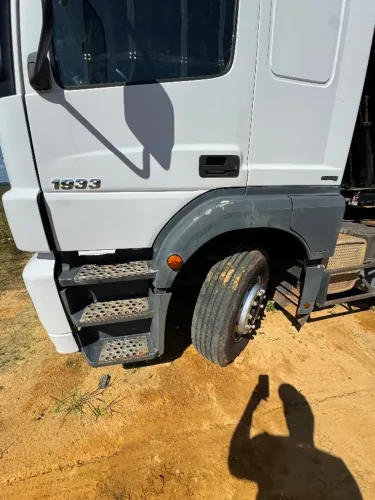 Axor 1933 muito Novo 