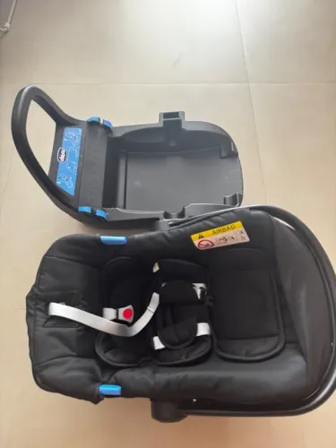 Chicco- Bebe Conforto Kaily com Base Black