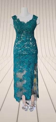 Vestido de Festa Verde Esmeralda: Uma Joia em Renda Artesanal