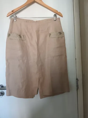Saia de linho puro, bege com detalhes florais