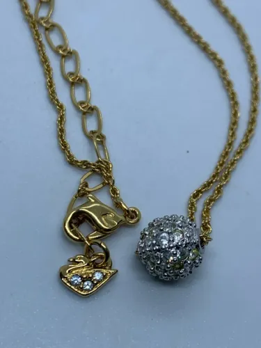 swarovski colar dourado pingente de esfera com cristais