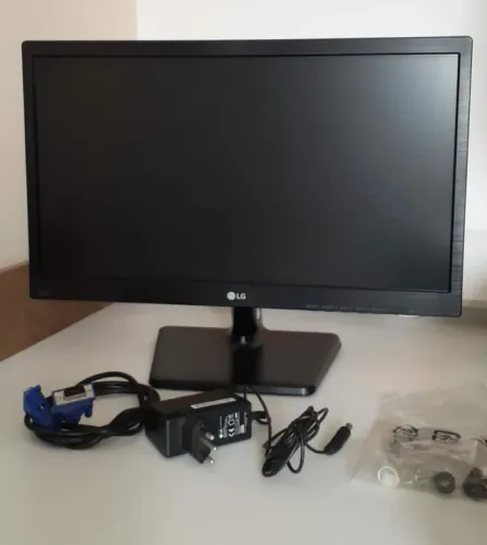 LED 19,5" LG 20M37AA-B.AWZ + Suporte parede.<br>