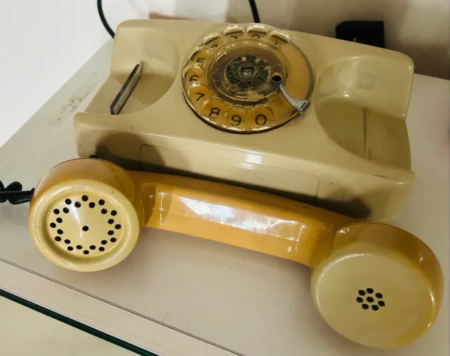 Telefone antigo de disco 