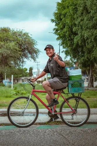 Entregador de bicicletas