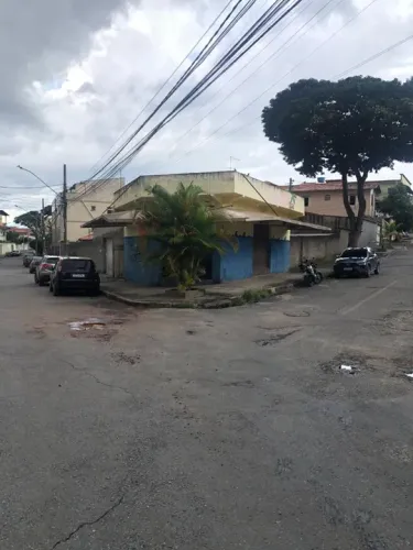 Casa 3 qtos + loja comercial(alugada), lote de esquina 360 mt, bairro Santa cruz, contagem