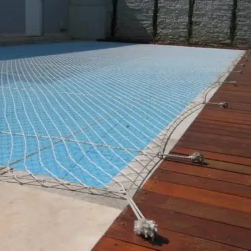 Rede de proteção para piscina