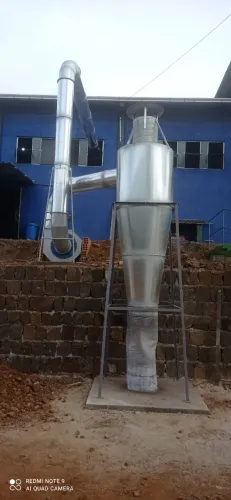 Sistema de exaustão com ciclone.