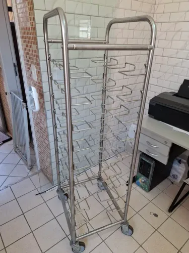 Carrinho de Cozinha em Aço Inox com 10 divisões