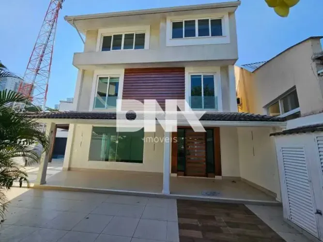 Casa em Condomínio : / Residencial / Barra da Tijuca