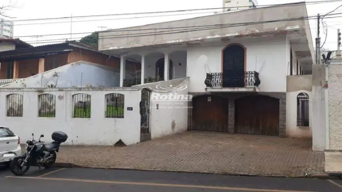 Casa para alugar, 5 quartos, Centro - Uberlândia/MG - Rotina Imobiliária