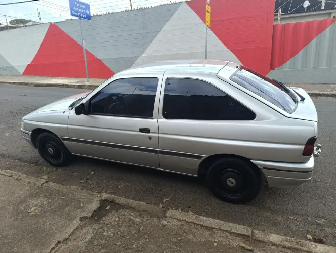 Ford Escort GLX 1.8i 8V - LEIA!