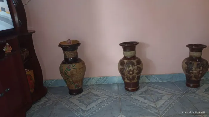 3 Vasos Decorativos em Cerâmica