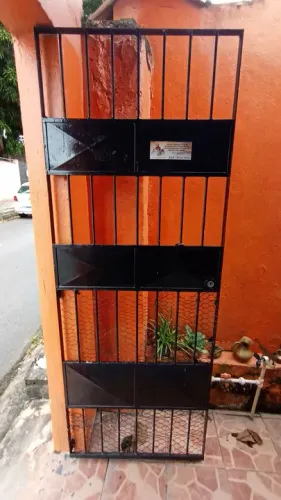 Portão de ferro para área externa