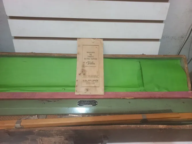 Máquina de Tricô Velon Ultra Rápida - Vintage