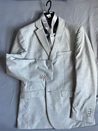Terno slim preto e cinza, tamanho 48 calça 42.