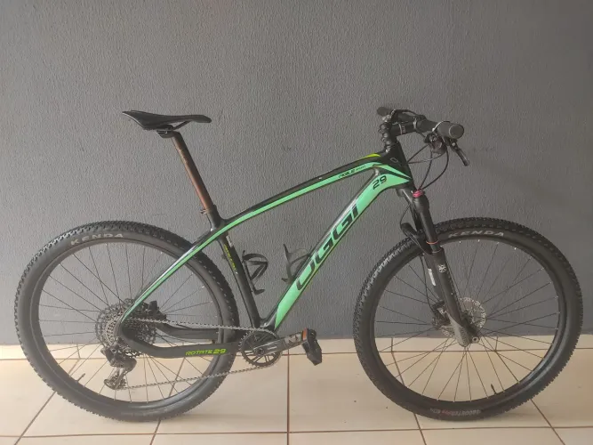 Oggi carbono tamanho 19