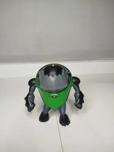 Boneco Besouro Original Bandai Ben 10