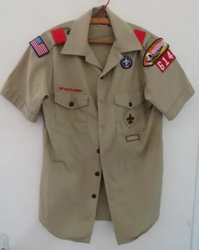 CAMISA AMERICANA de ESCOTEIRO (BOY SCOUTS OF AMERICA) - na cor BEGE, manga curta