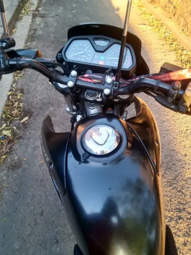 Vende-se Falcon 400 Preta