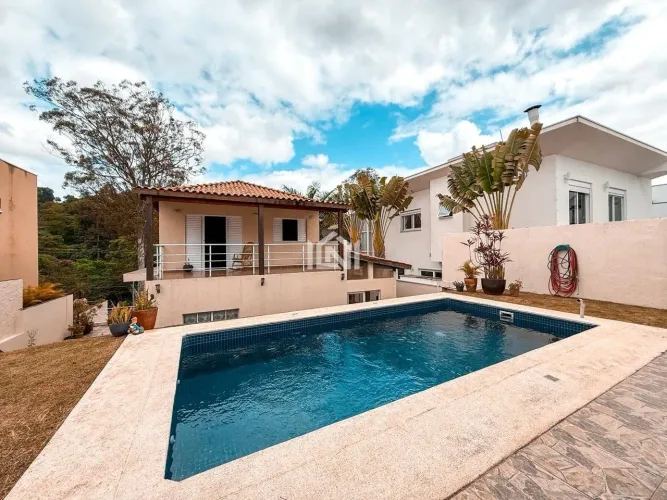 Casa à venda no condomínio Beverly Hills