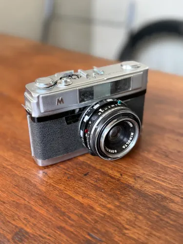 Câmera Analógica Vintage Minolta Hi-Matic 45mm f/2.8 | Década de 1960