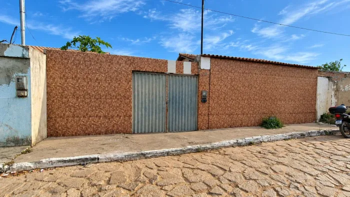 TERRENO COM CASA À VENDA 660m² - LAGOA DAS FLORES