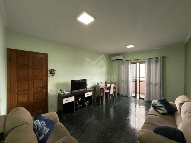 Apartamento : / Residencial / Centro