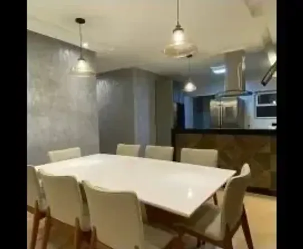 Casa para venda possui 249 metros quadrados com 5 quartos