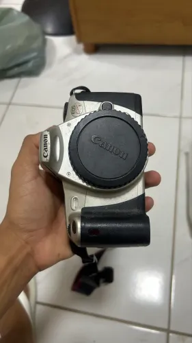Canon EOS 500 + 2 Lentes Canon EF 28-80mm e 75-300mm USM