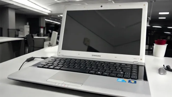 notebook Samsung Rv 411 i5 520m de 2.4 ghz com ssd 120 ( bom estado ) bateria 90 min