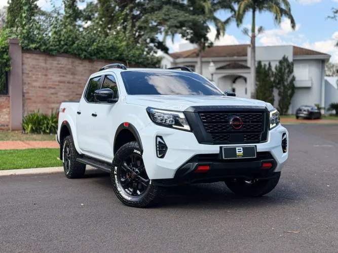 Nissan Frontier Pro4x CD 4X4 2.3 Bi-TB Die. AUT 2024