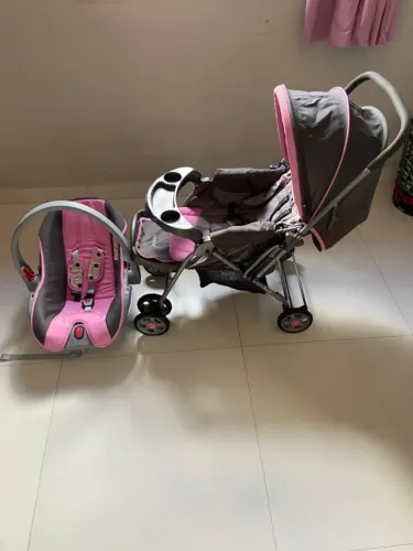 Carrinho e bebe conforto