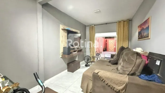 Casa em condomínio fechado à venda no Jardim Holanda, Uberlândia