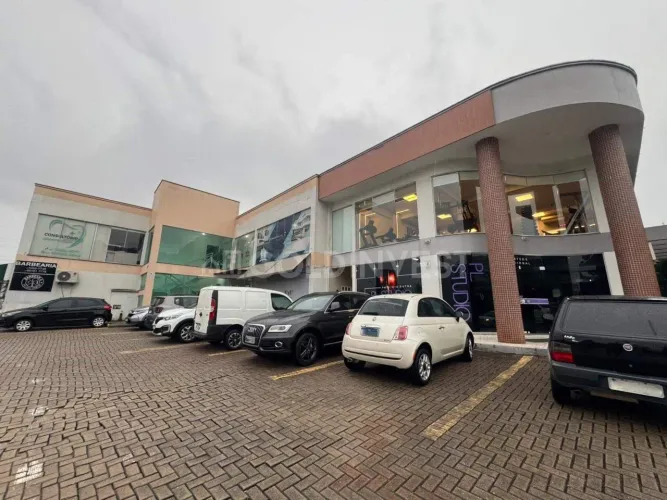 Sala comercial com 65m² no bairro Jardim Maluche!!!
