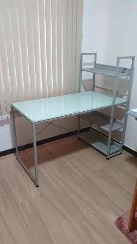 Escrivaninha de Aço com Estante