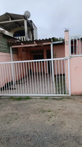 Aluga-se casa mensal