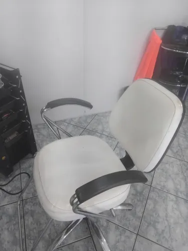 Vendo cadeira de cabeleireiro 