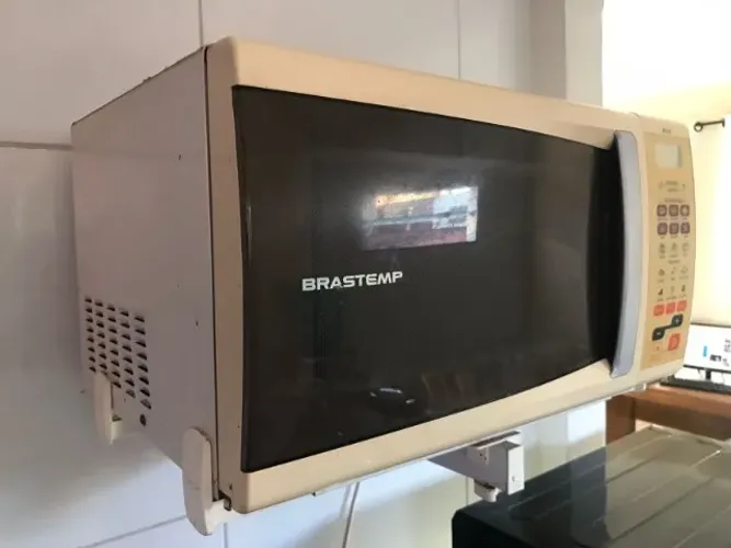 Micro-ondas Brastemp 30 litros - BMS45ABBNA 00